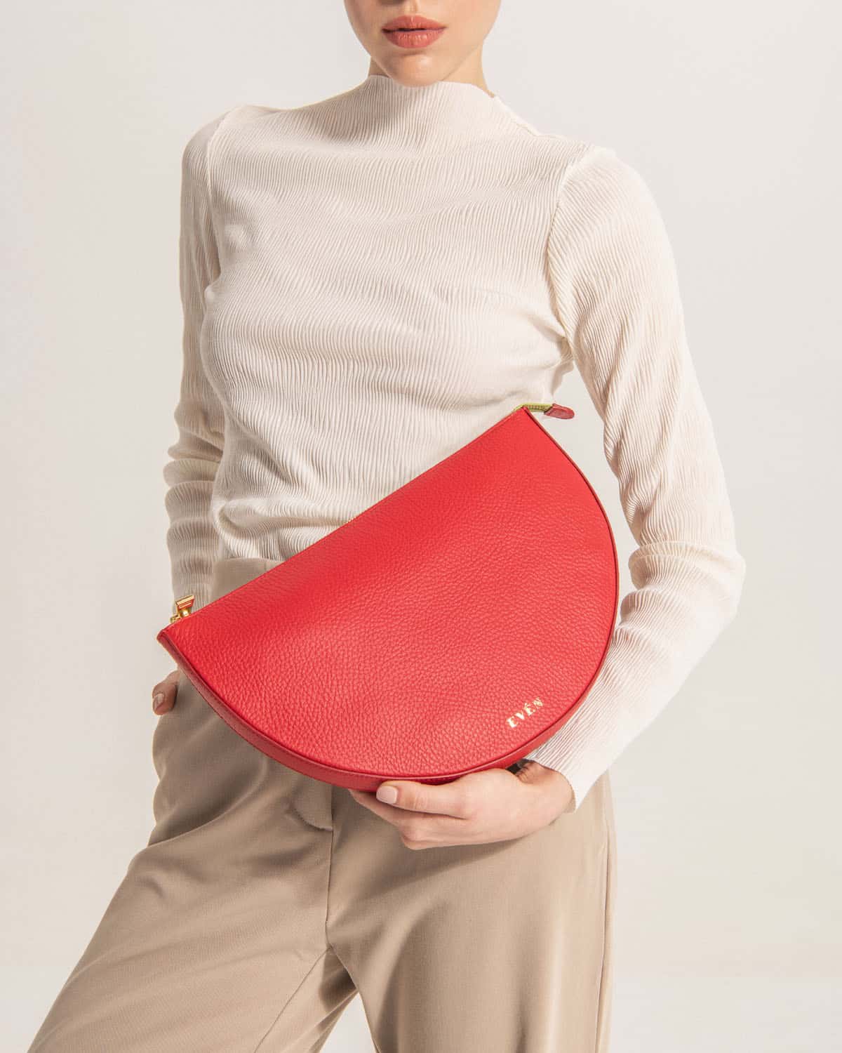 LEYZA Red Clutch