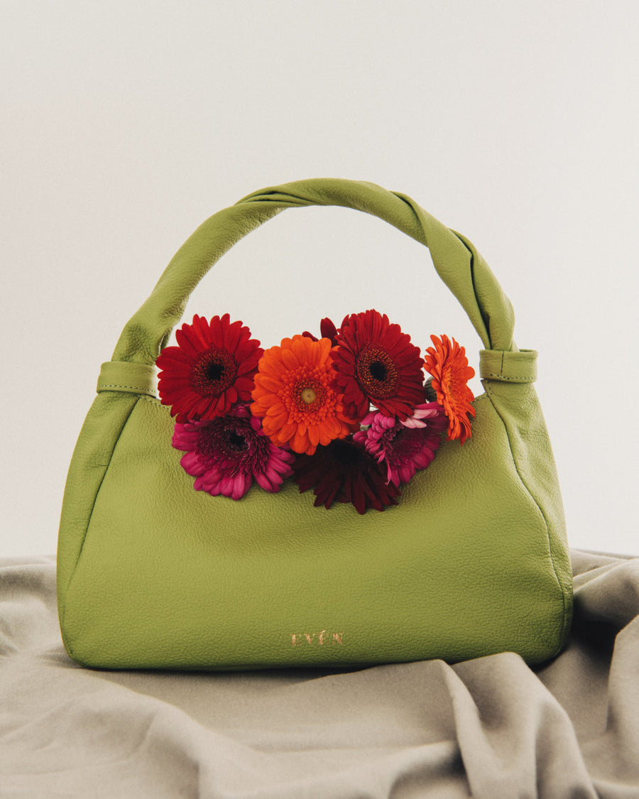 Monna hobo bag in green leather by even-online