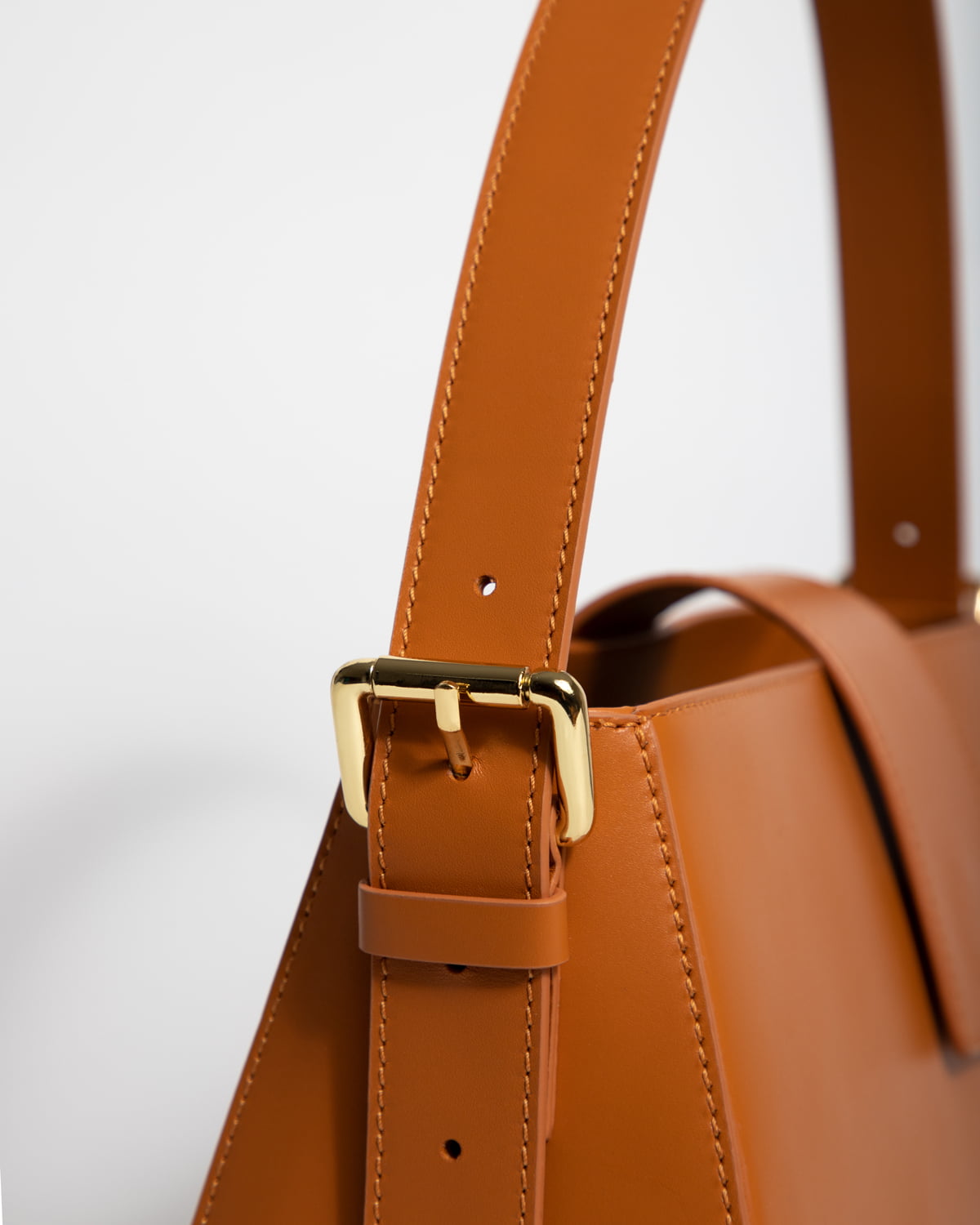 BELONA Hobo Bag - Cognac