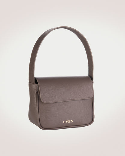 Front picture of Luisa mini handbag in mocha color grain leather by even-online.